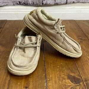 Hey Dude Wally youth beige size 13